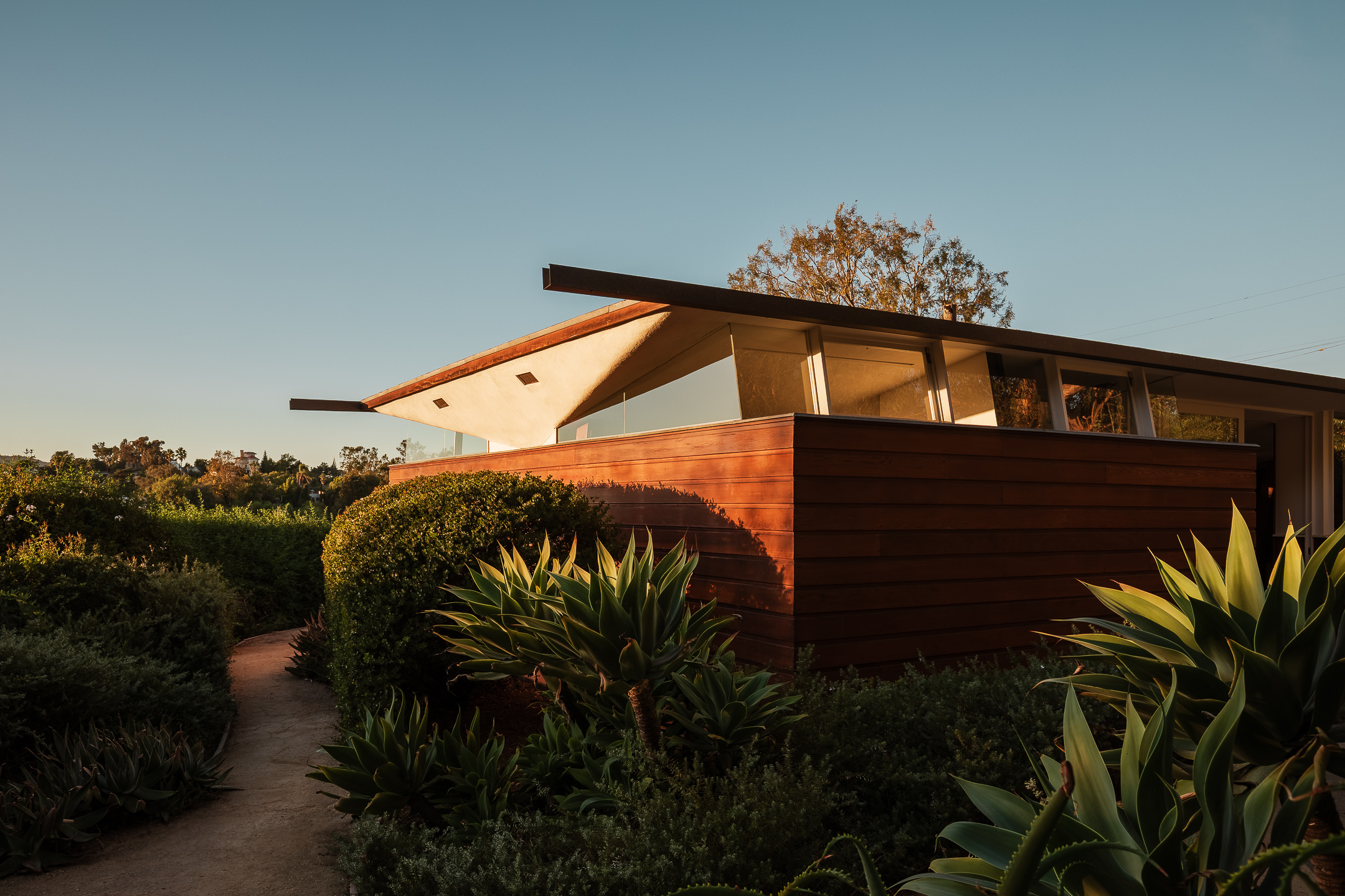 The Jules Salkin House, 1430 Avon Terrace by John Lautner, 1948
