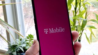 T-Mobile startup screen on a OnePlus Nord N200 5G