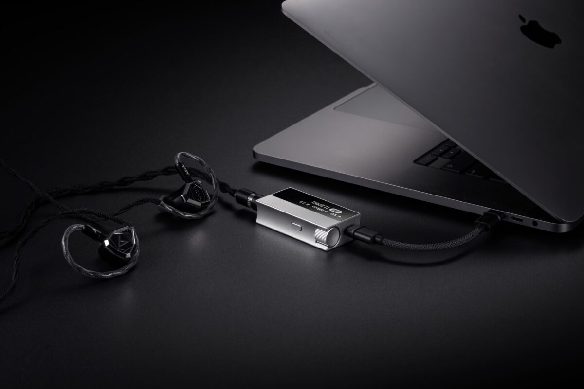 Astell &amp; Kern HC5 DAC plugged into a MAC laptop