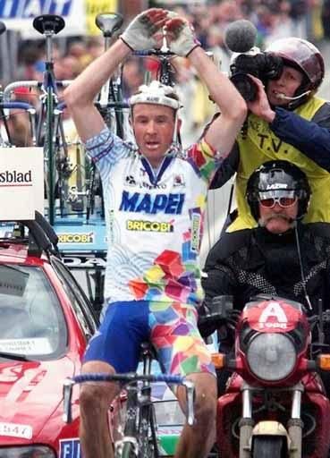 Johan Museeuw won comfortably in 1998.