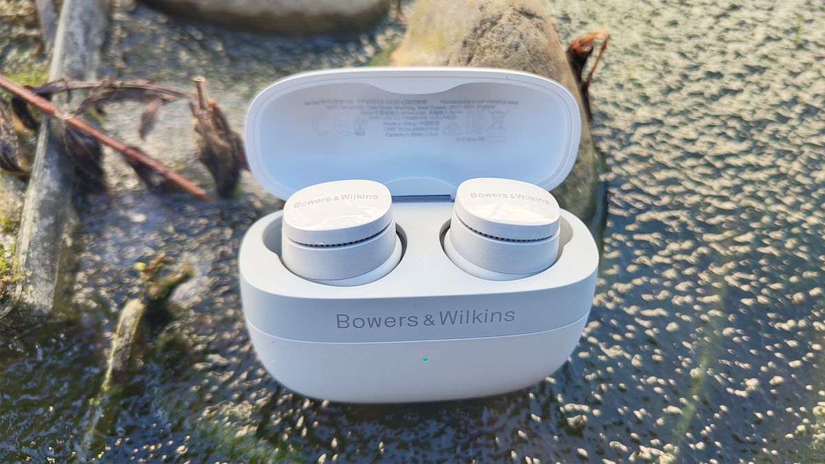 Bowers &amp; Wilkins Pi6 wireless in-ears