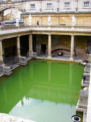 ancient-roman-baths-england-6-100812-02