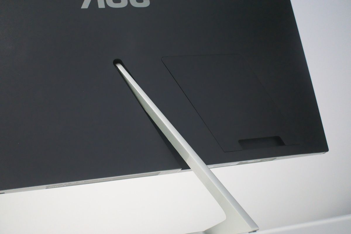 AOC Q27T1