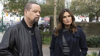 Ice-T as Fin and Mariska Hargitay as Benson in Law &amp; Order: SVU Season 25x12