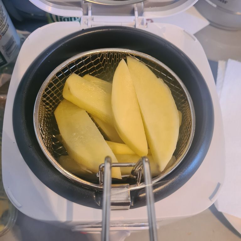 Air fryer vs deep fryer we put them to the ultimate test Real Homes
