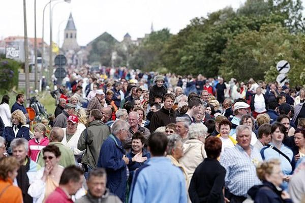 Large crowds gathered to see the riders in Dunkerque