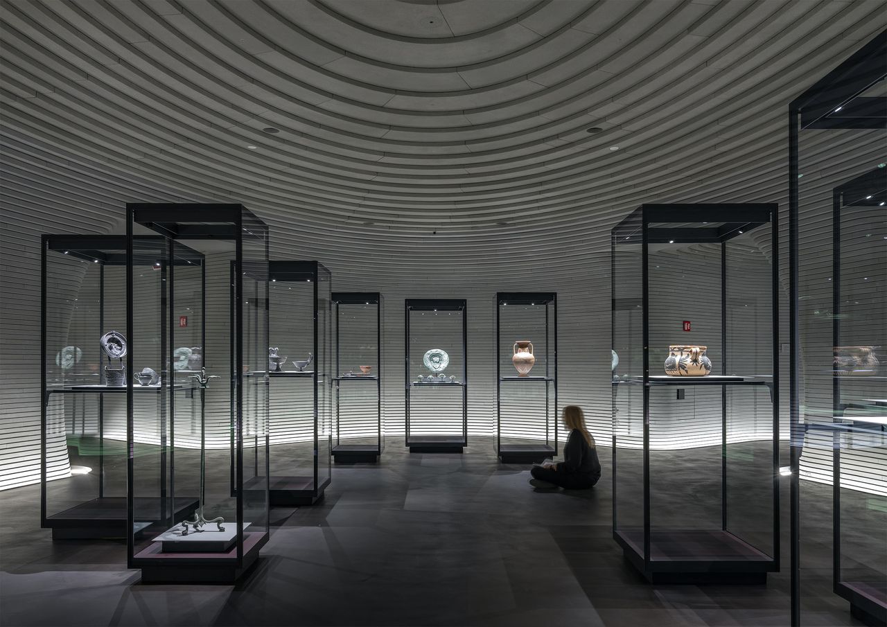 etruscan galleries display cases view in fondazione rovati