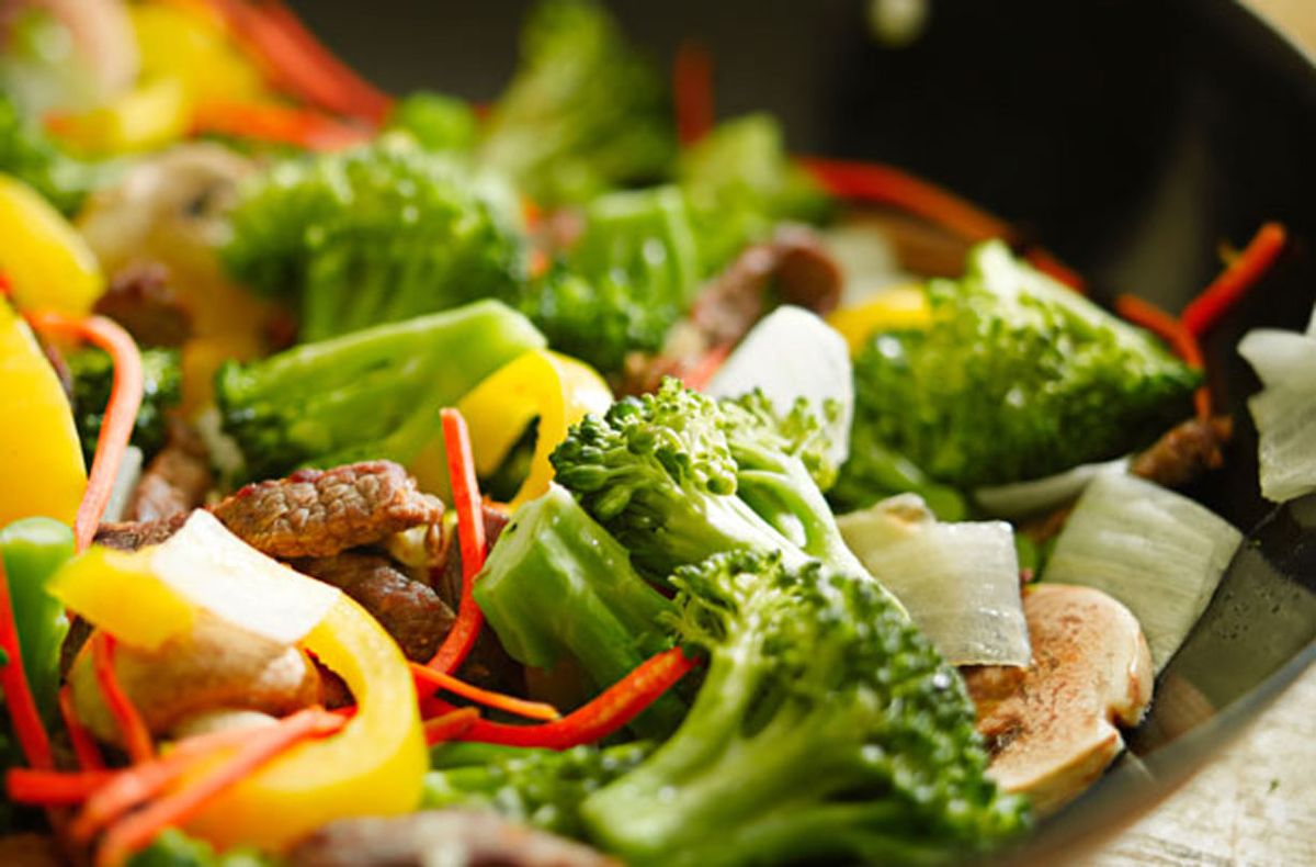 Beef and vegetable stir-fry | Thai Recipes | GoodtoKnow