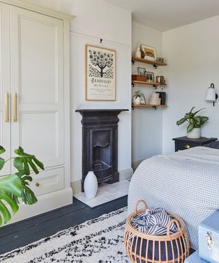 Vikki Savage's renovated 1930s house styled for Christmas