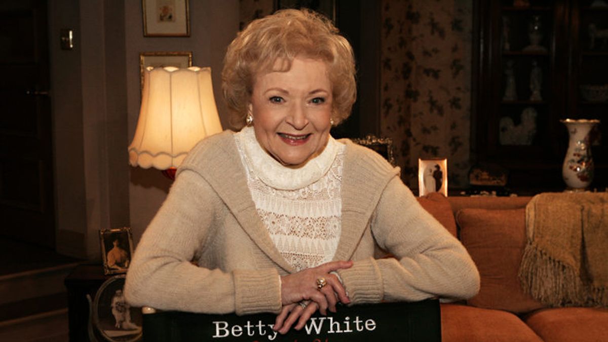 Betty White guest stars in &#039;The Bold and the Beautiful&#039; on CBS.