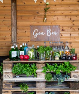 pallet garden wall ideas gin bar accessories area