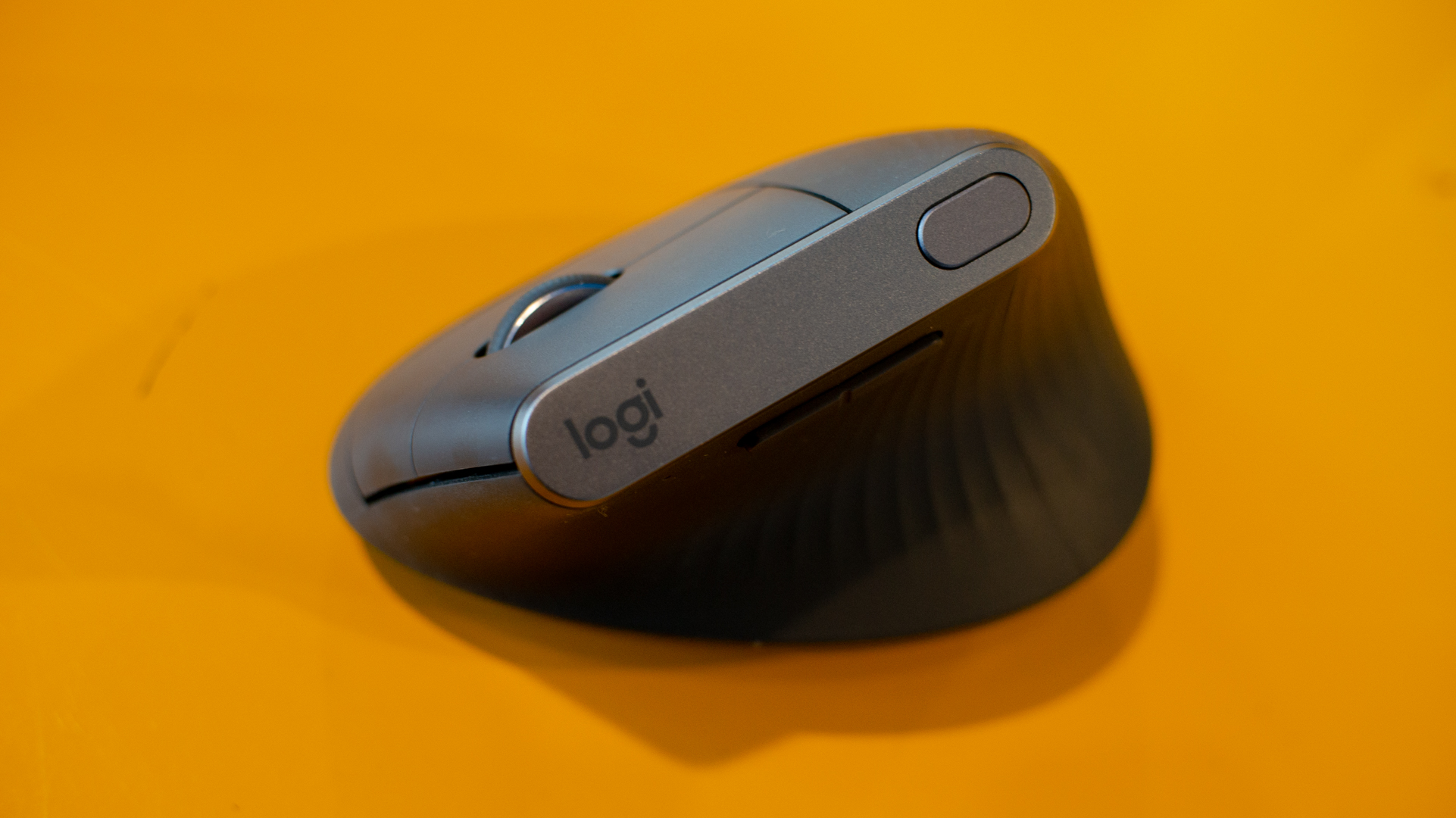 Logitech MX Vertical review: Logitech's MX Vertical mouse aims for