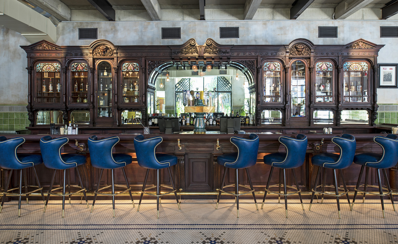 Drinking, dining and thinking space Eberly in Austin