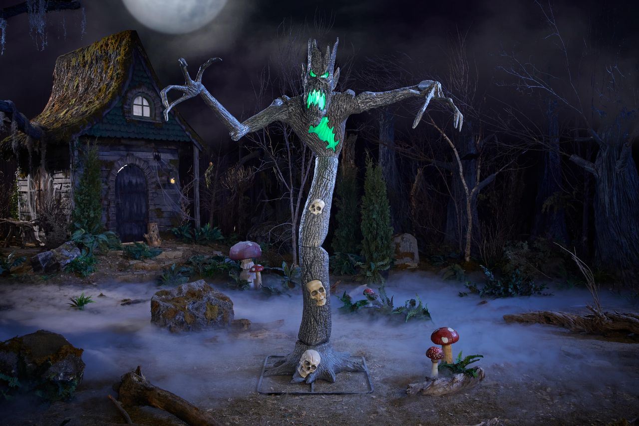 9 FT Wicked Woods Giant-Sized LED Dry Rot Dennis.Jpg