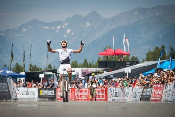 Nino Schurter (Scott-Swisspower) wins the World Cup in Andorra despite a flat tire