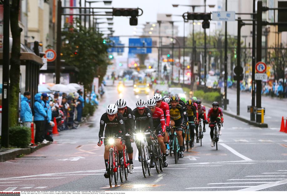 Trek-Segafredo lead the peloton