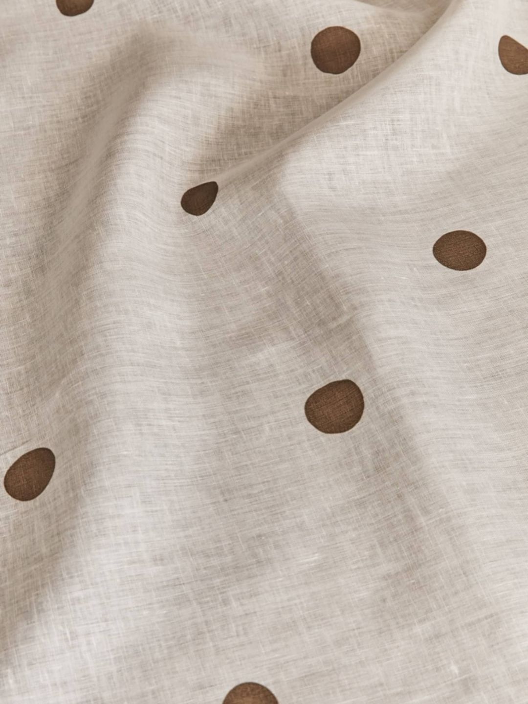 C&amp;ocirc;te de Folk, Le Dot Voile in Brown Sauce