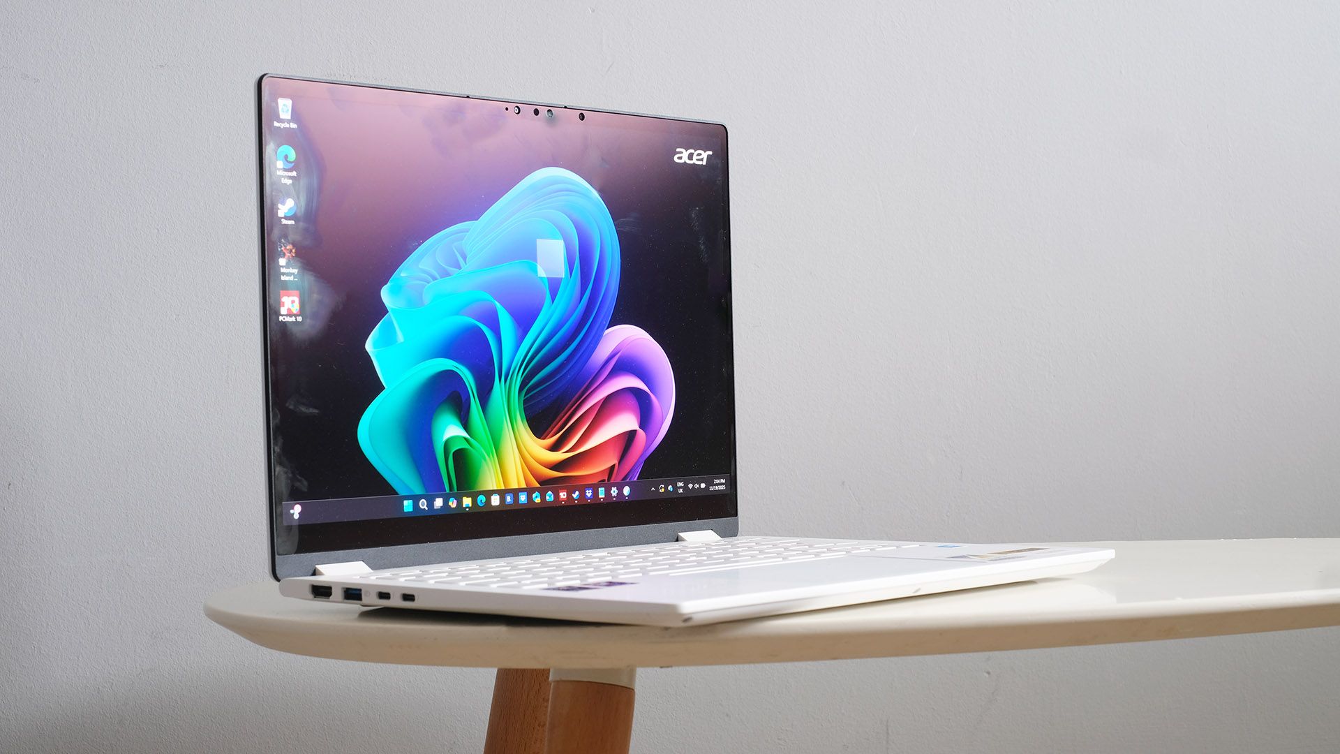 Windows may have ditched Android apps, but now it wants to sync with them