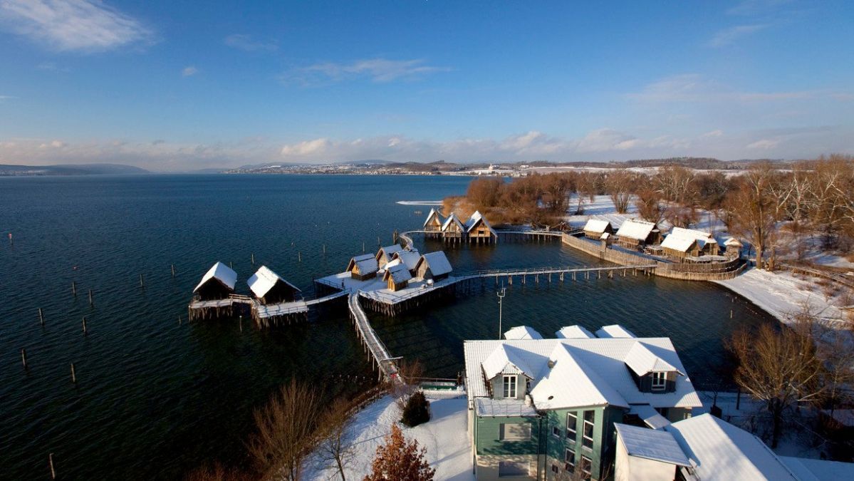 2._pfahlbaumuseum_unteruhldingen_im_winter_c_ibt_gmbh_achim_mende_0
