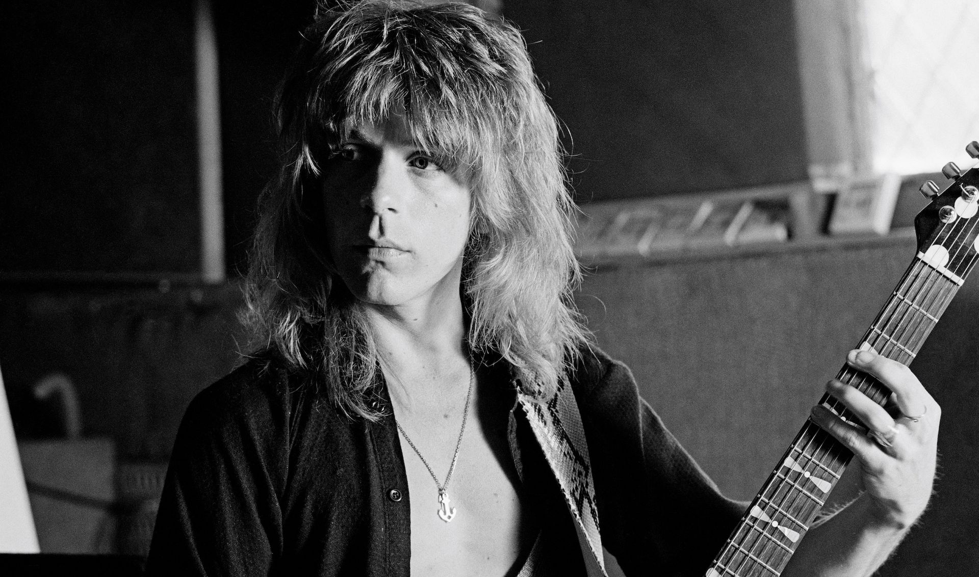 Learn Randy Rhoads' warm-up exercises and more in this complete 1982 ...