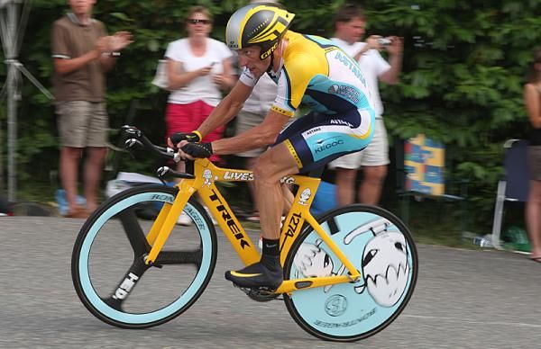 Lance Armstrong on the climb.