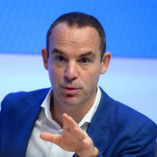 Headshot picture of Martin Lewis