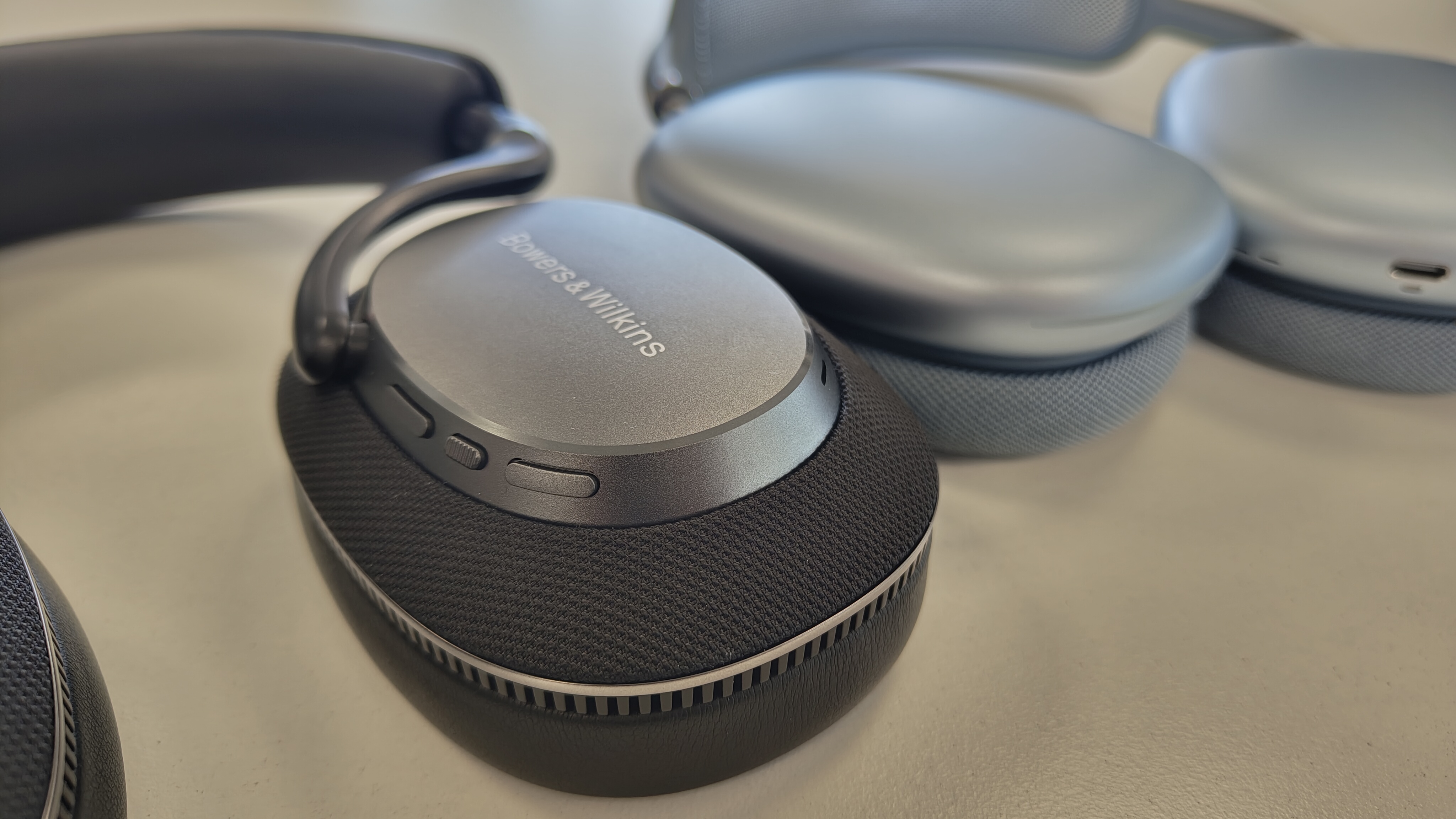 Bose QC Ultra Headphones vs B&W Px7 S3 over-ears