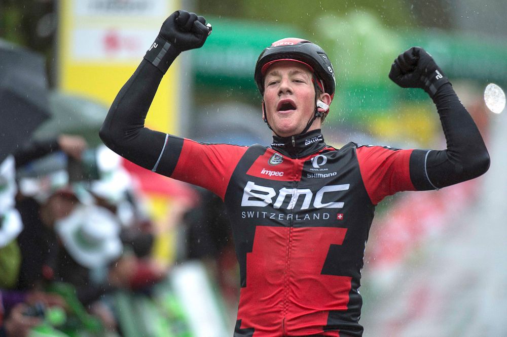 K&uuml;ng solos to victory in Fribourg.