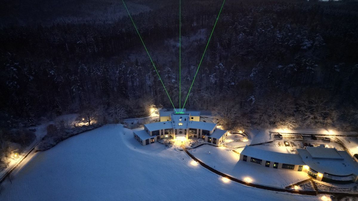 Lasers shine a new light on the space junk air pollution problem