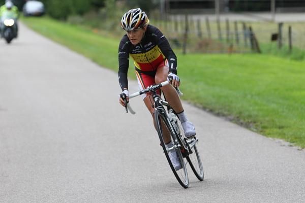 The next successful attack was by Liesbet De Vocht (Nederland Bloeit) her Red Sun Cycling team-mates react to an acceleration by Charlotte Becker (Equipe Nurnberger).