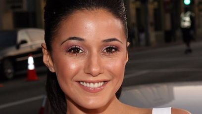 http://www.marieclaire.com/media/cm/marieclaire/images/emmanuelle-chriqui-wi-0608.jpg