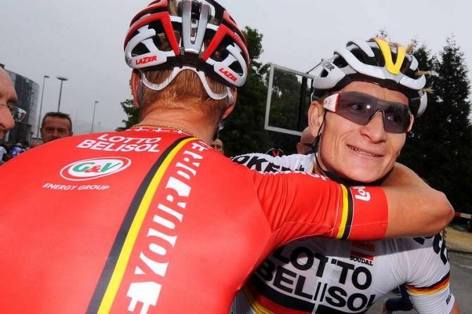 Lars Bak congratulates teammate Andre Greipel (Lotto-Belisol)