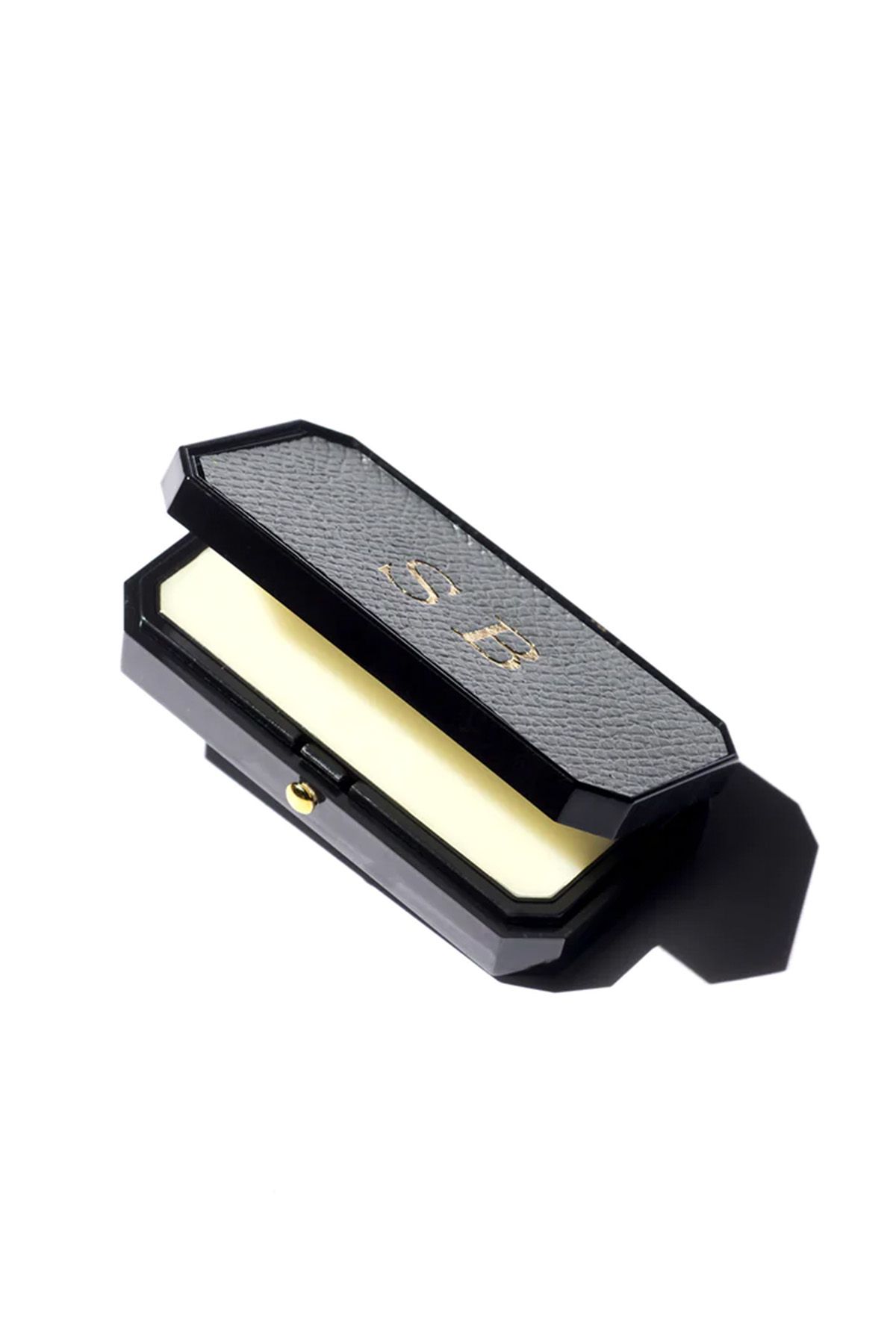 missing-image منتجات التجميل المفضلة لكورتني سومر في كل العصور