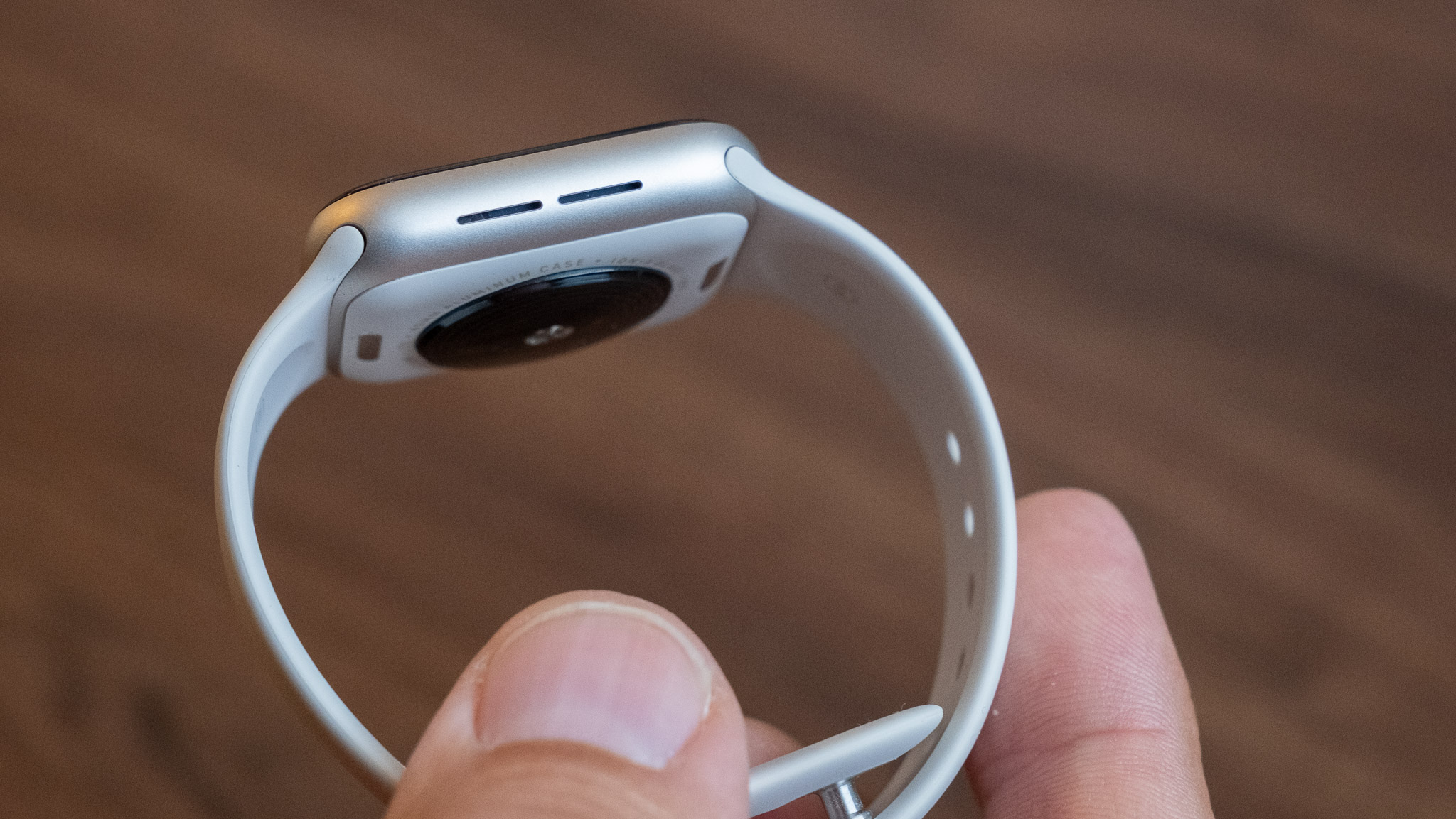 Apple Watch SE 3 in hand