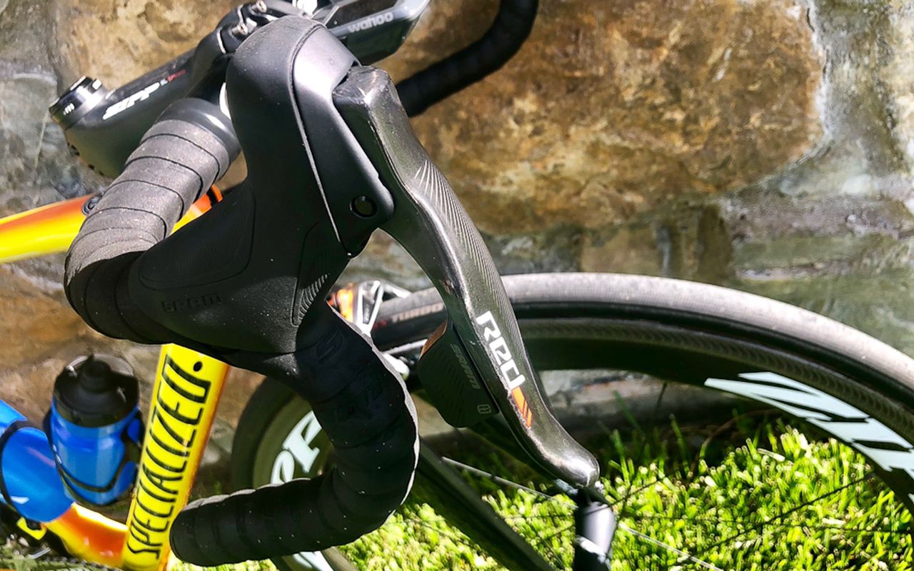 A closer look at the SRAM Red eTap levers