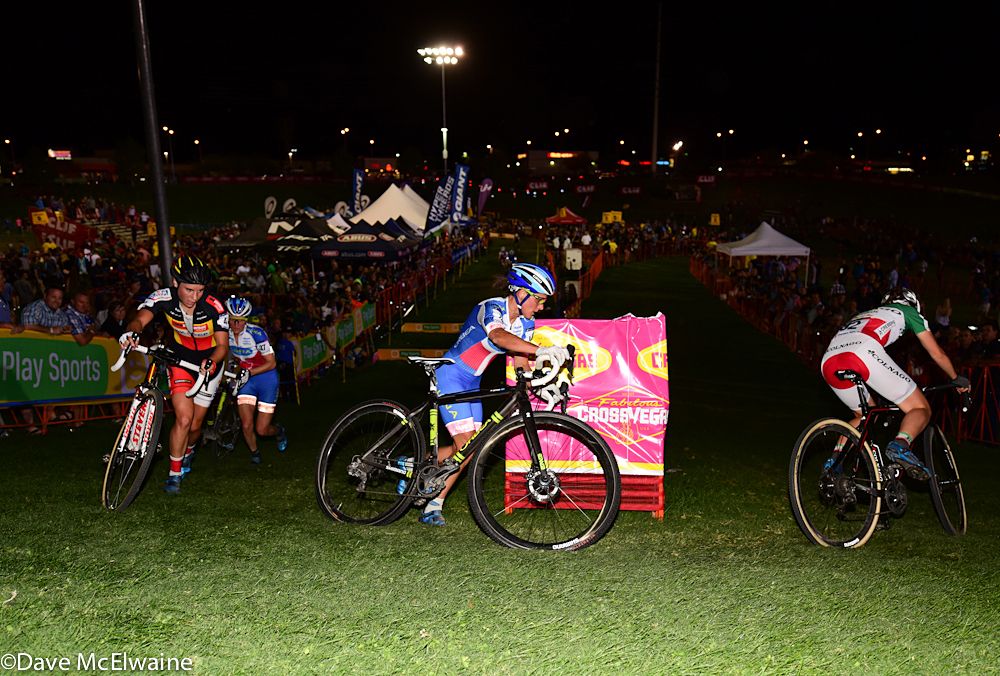 Katerina Nash (Luna Pro Team) marking Eva Lechner mid-race