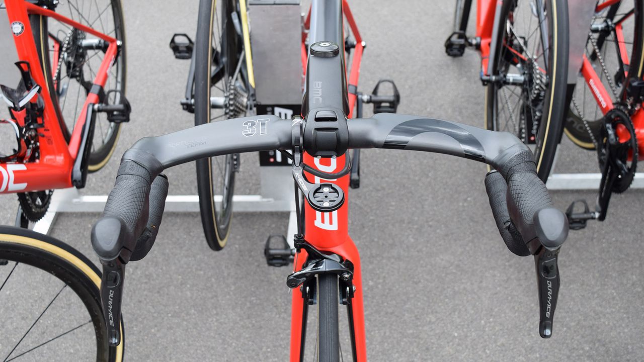 3T's Aeronova Team handlebars are paired with BMC's ICS stem