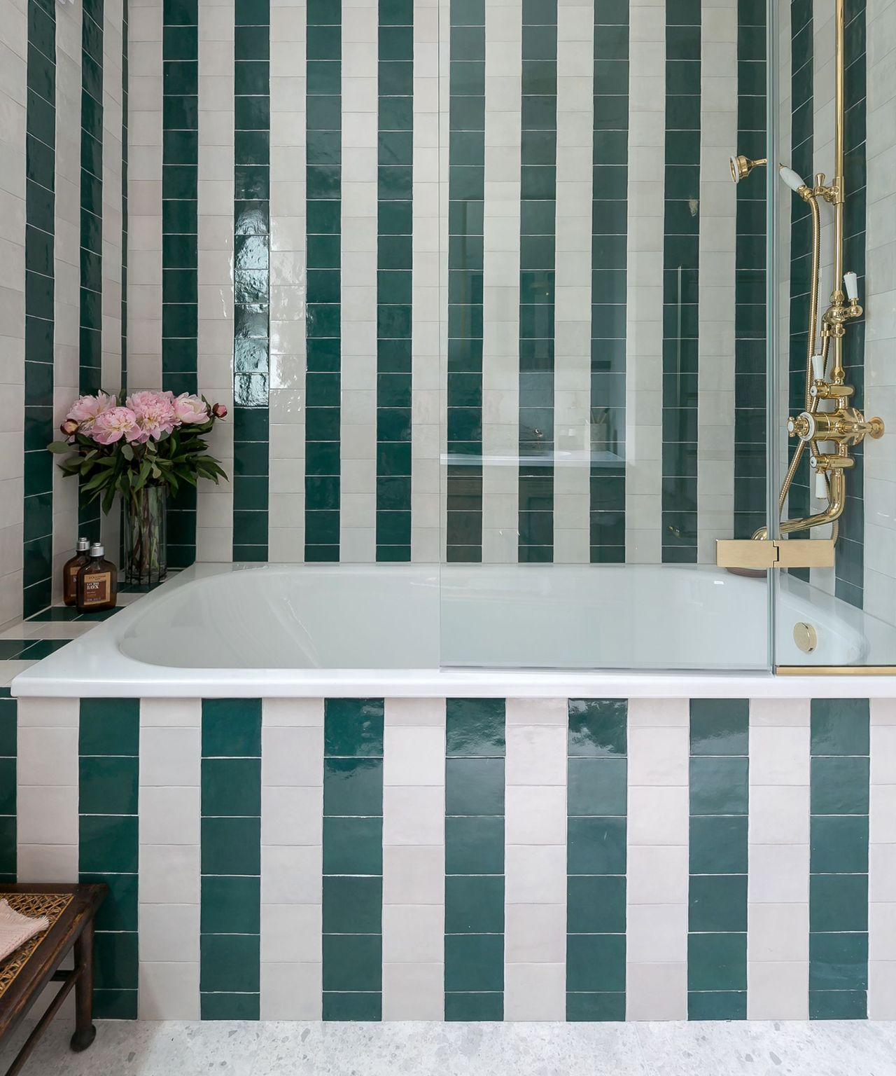10 small en suite bathroom ideas. Stylish solutions for a small space ...
