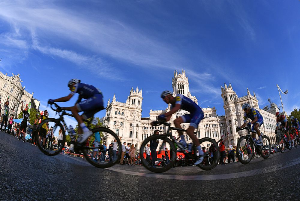 The Vuelta peloton on the streets of Madrid