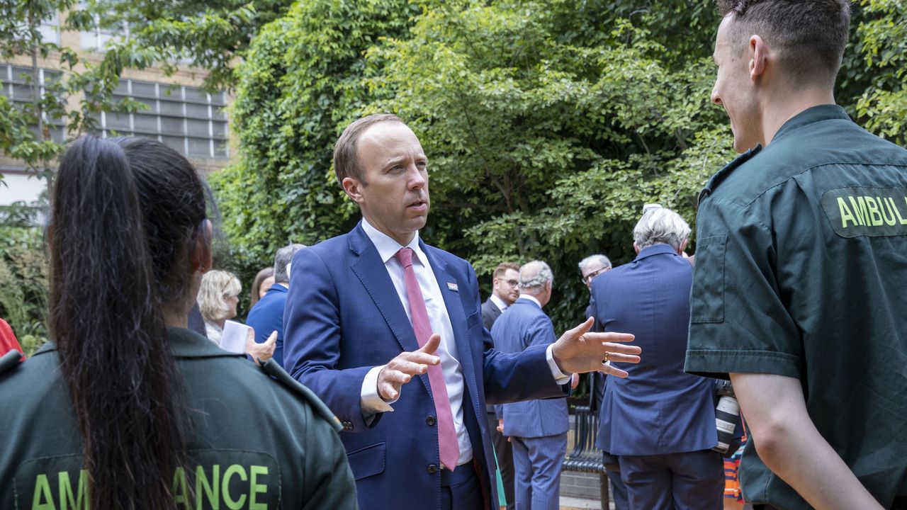 Matt Hancock meets paramedics at Chelsea &amp;amp; Westminster Hospital