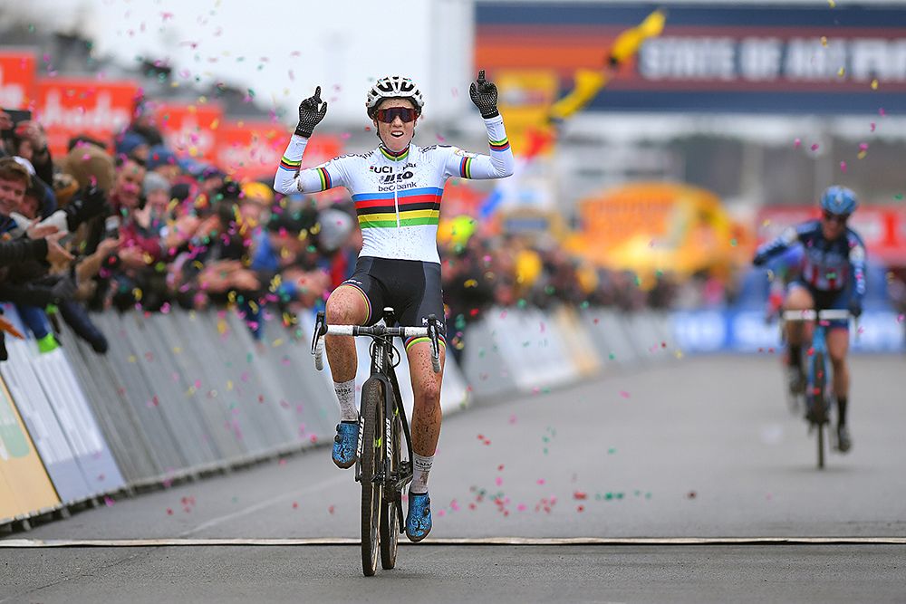 Sanne Cant wins Heusden-Zolder World Cup