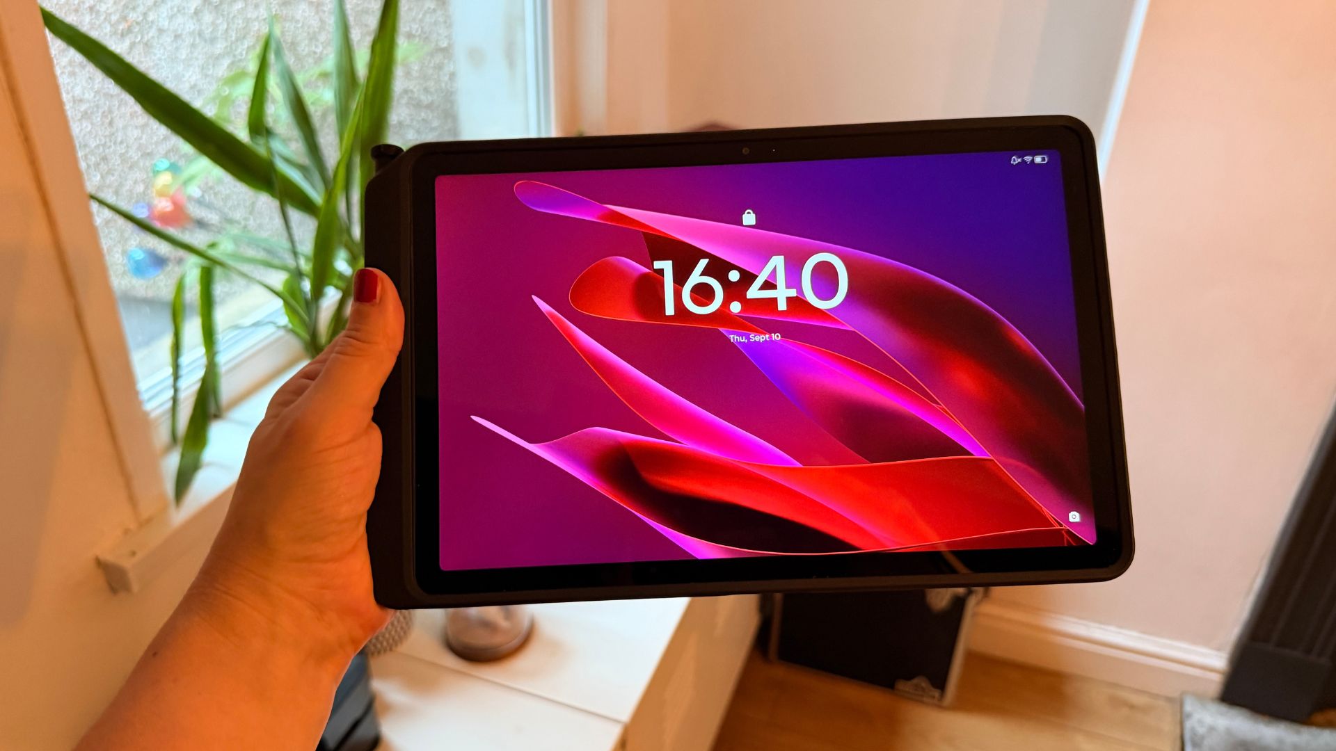 A Lenovo ThinkTab X11 on a desk