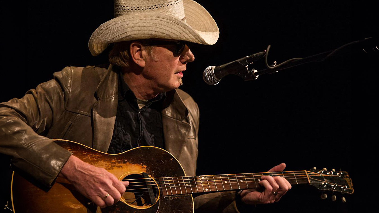 A photo of Bo Ramsey, guitarist for Greg Brown and Lucinda WIlliams.
