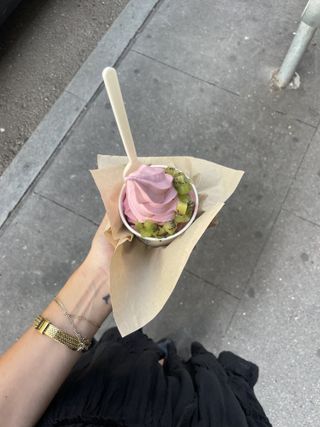 a photo of raspberry frozen yogurt with kiwi from Good Culture in New York