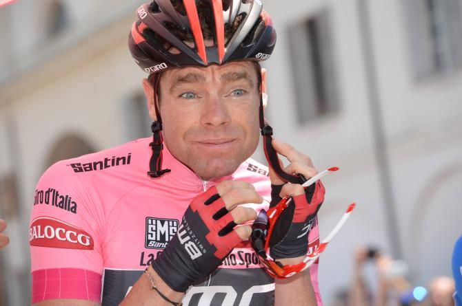 Cadel Evans (BMC) gets ready for the day ahead