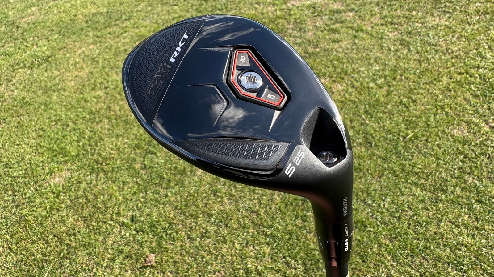 A view of the weighting used in the Srixon ZXi RKT hybrid