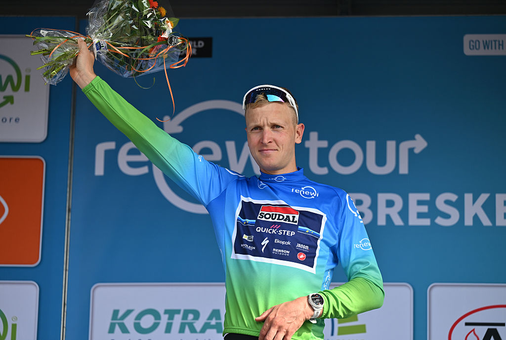 Tim Merlier in the overall leader's jersey at the Renewi Tour