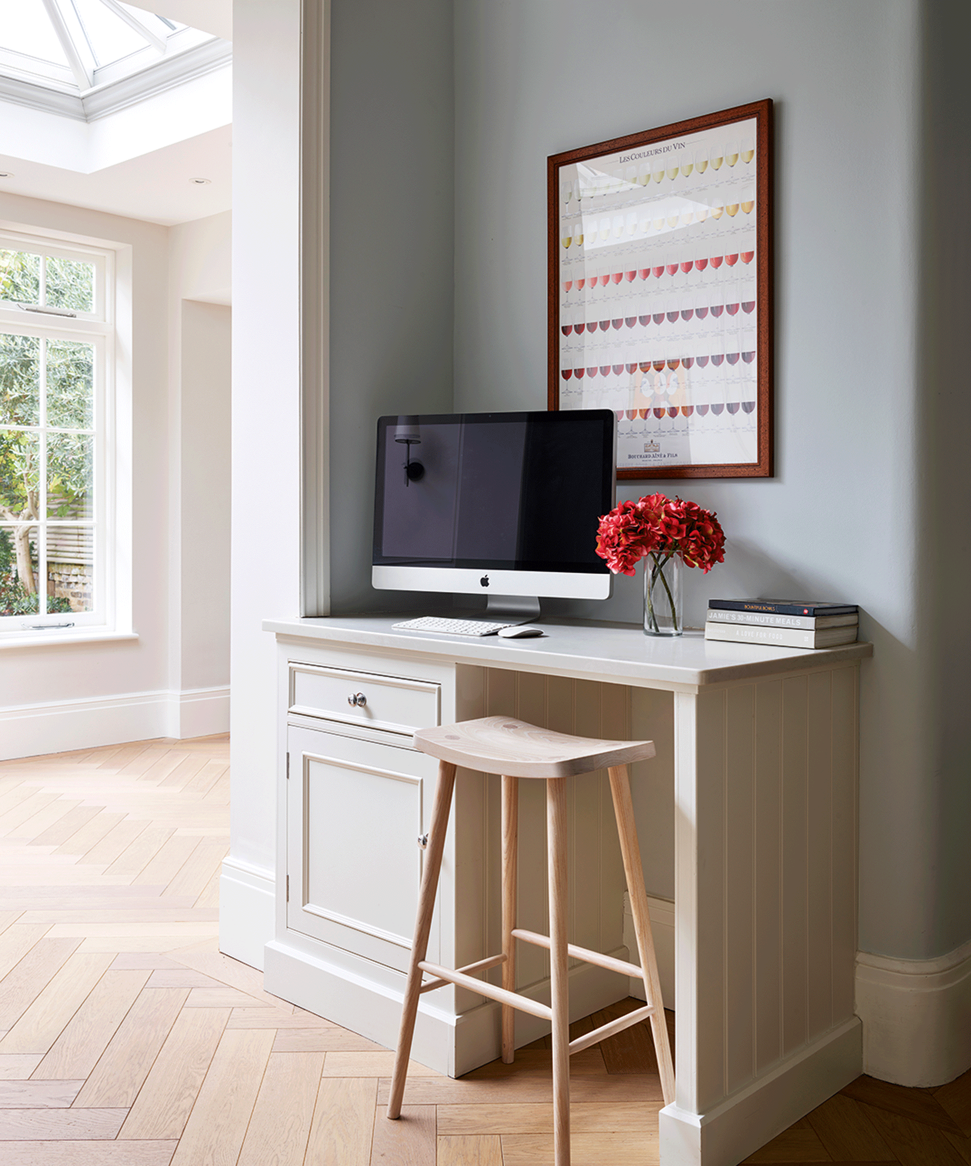 厨房角落的家庭办公区