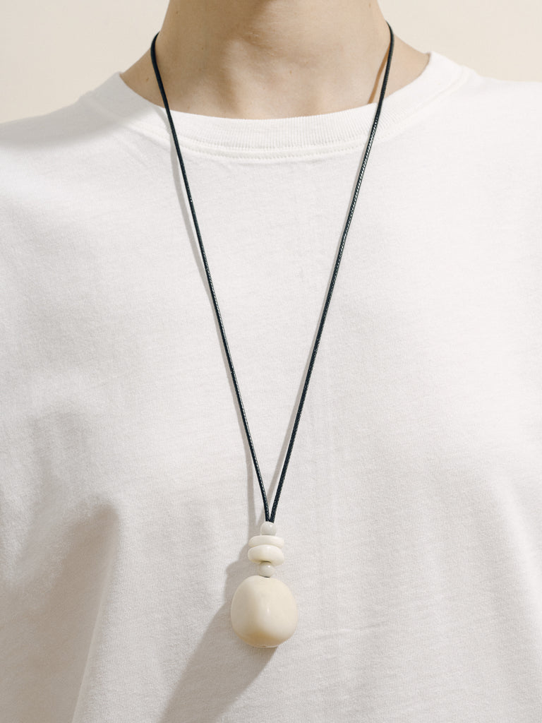 The Pendant Necklace in White