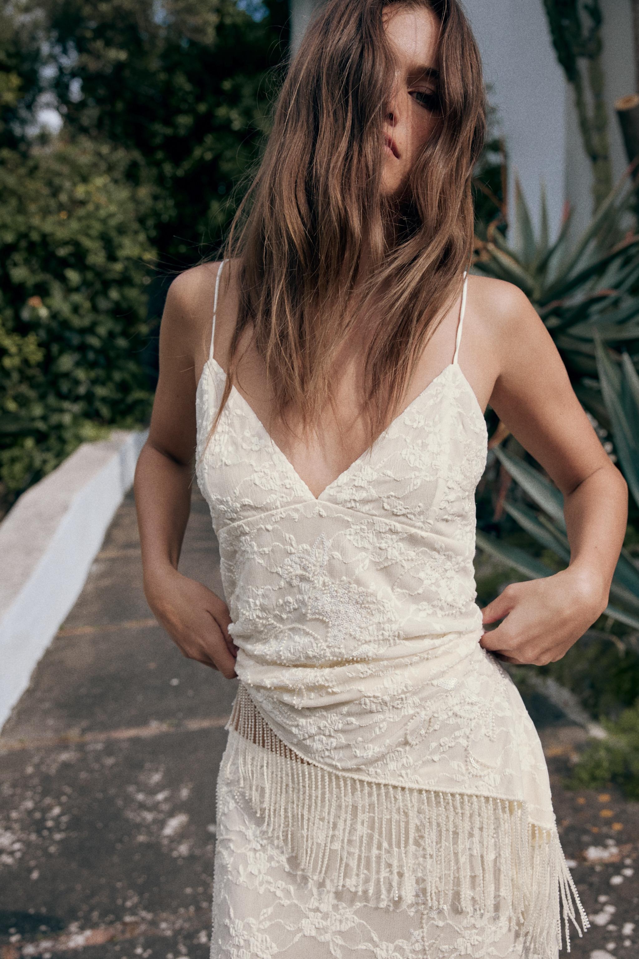 Asymmetric Structure Top